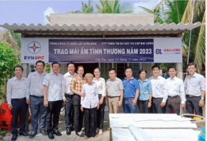 Dai Long Cable Company coordinated with Long An Electricity to donate “Home of love” to families in difficult circumstances.